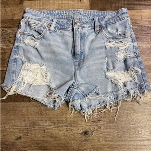 American Eagle Perfect Shortie Denim Shorts Size 2 Distressed Raw Hem Light Wash